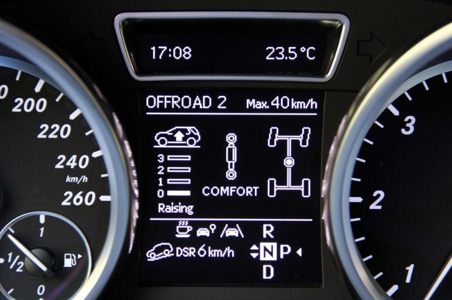  Mercedes-Benz ML350 BlueTEC 2012 года  (фото 14 из 56)